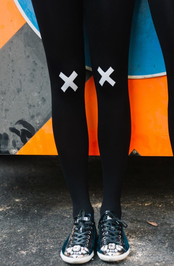 Zohara "Kiss And Tell" Light Grey Print Tights - Image 2