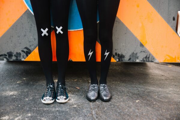 Zohara "Kiss And Tell" Light Grey Print Tights - Image 4